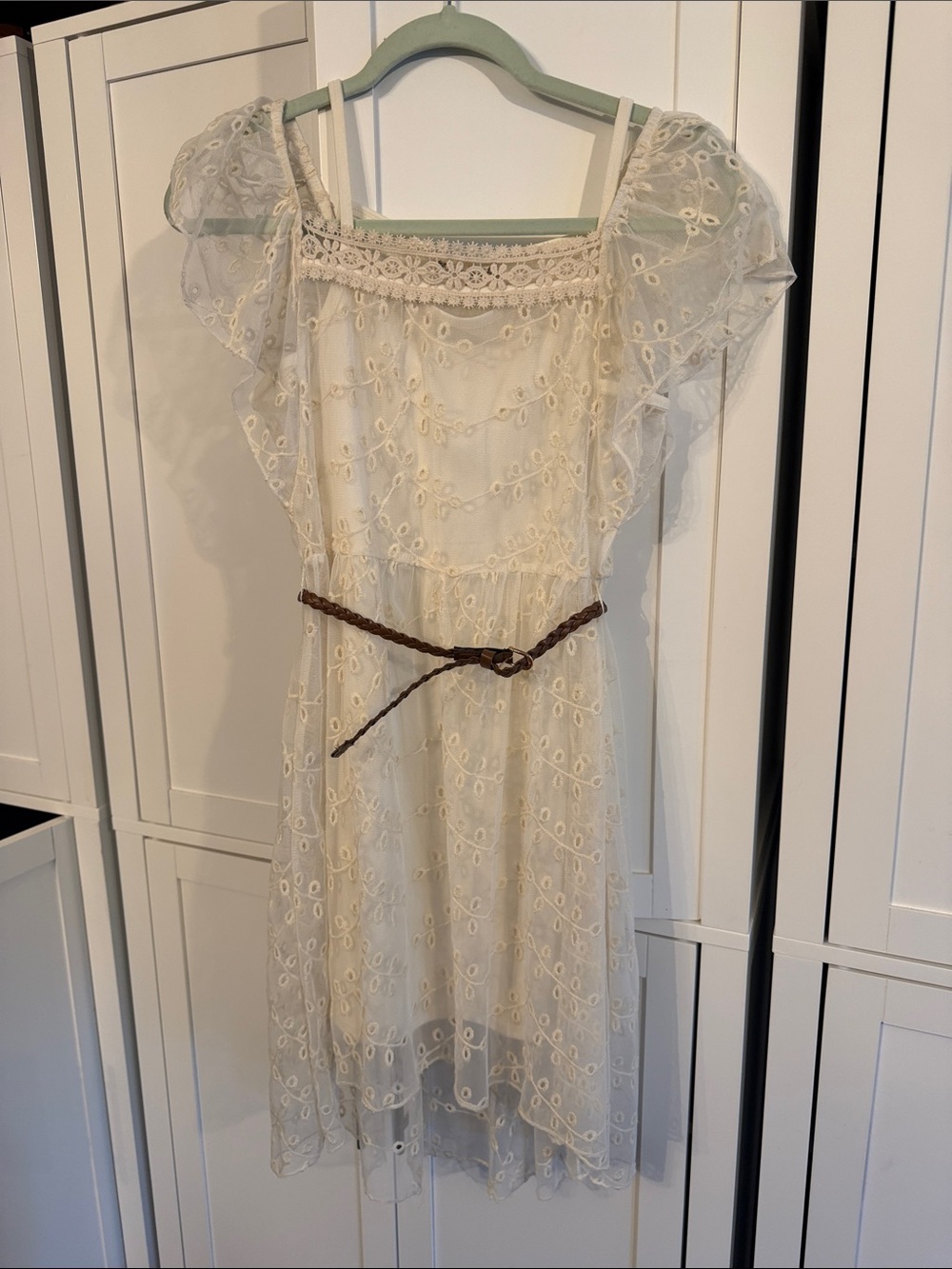 Knot works eyelet Cream Lace Flutter-Sleeve girls  Dress